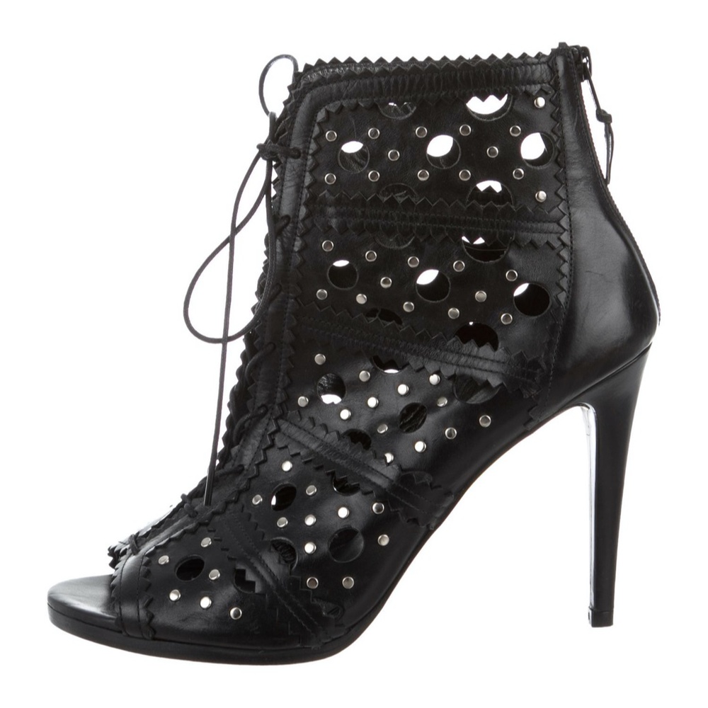 Stuart Weitzman CAGEY Scalloped Calfskin Bootie 9 - Picture 2 of 11